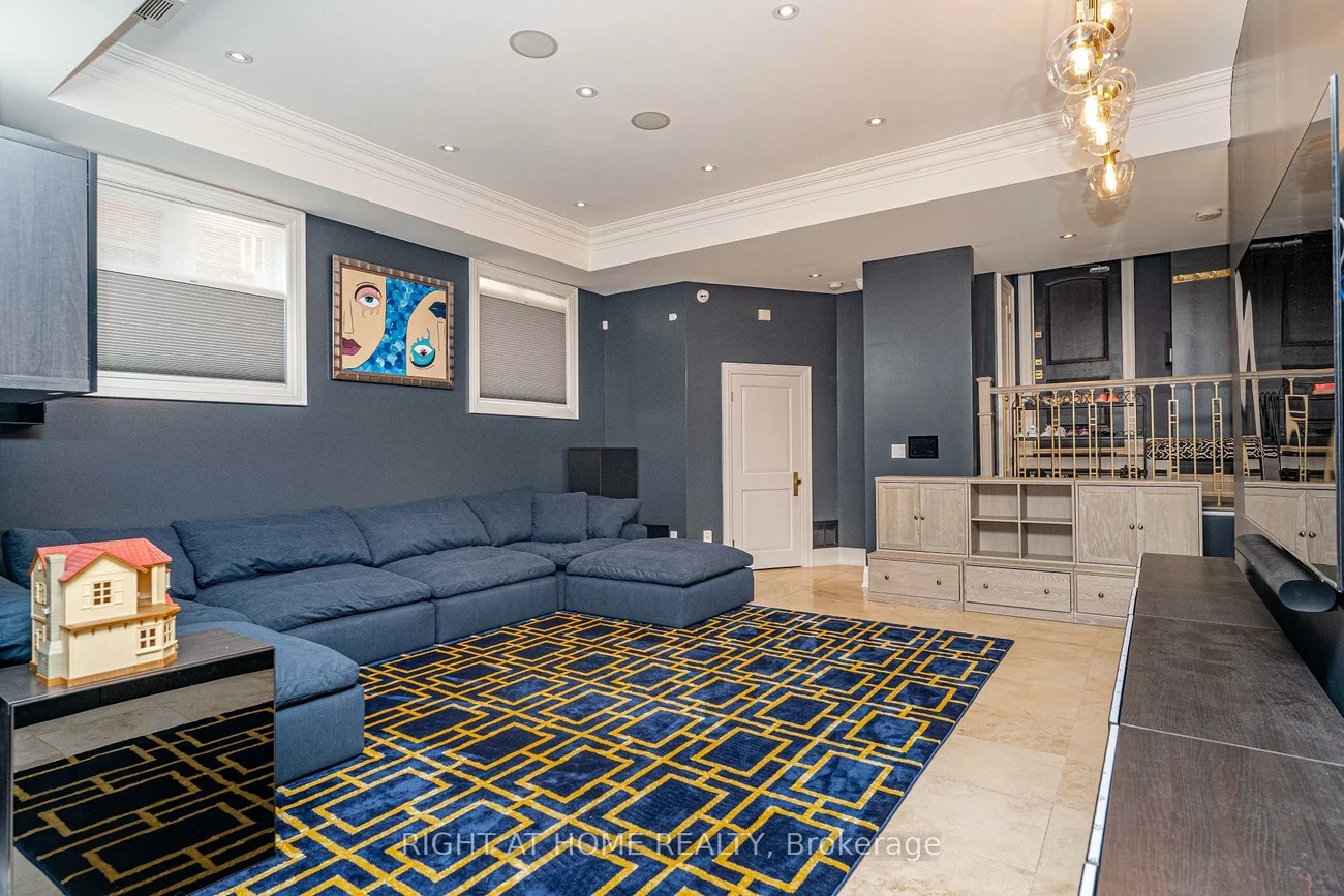 377, Brooke, Bedford Park-Nortown, Toronto