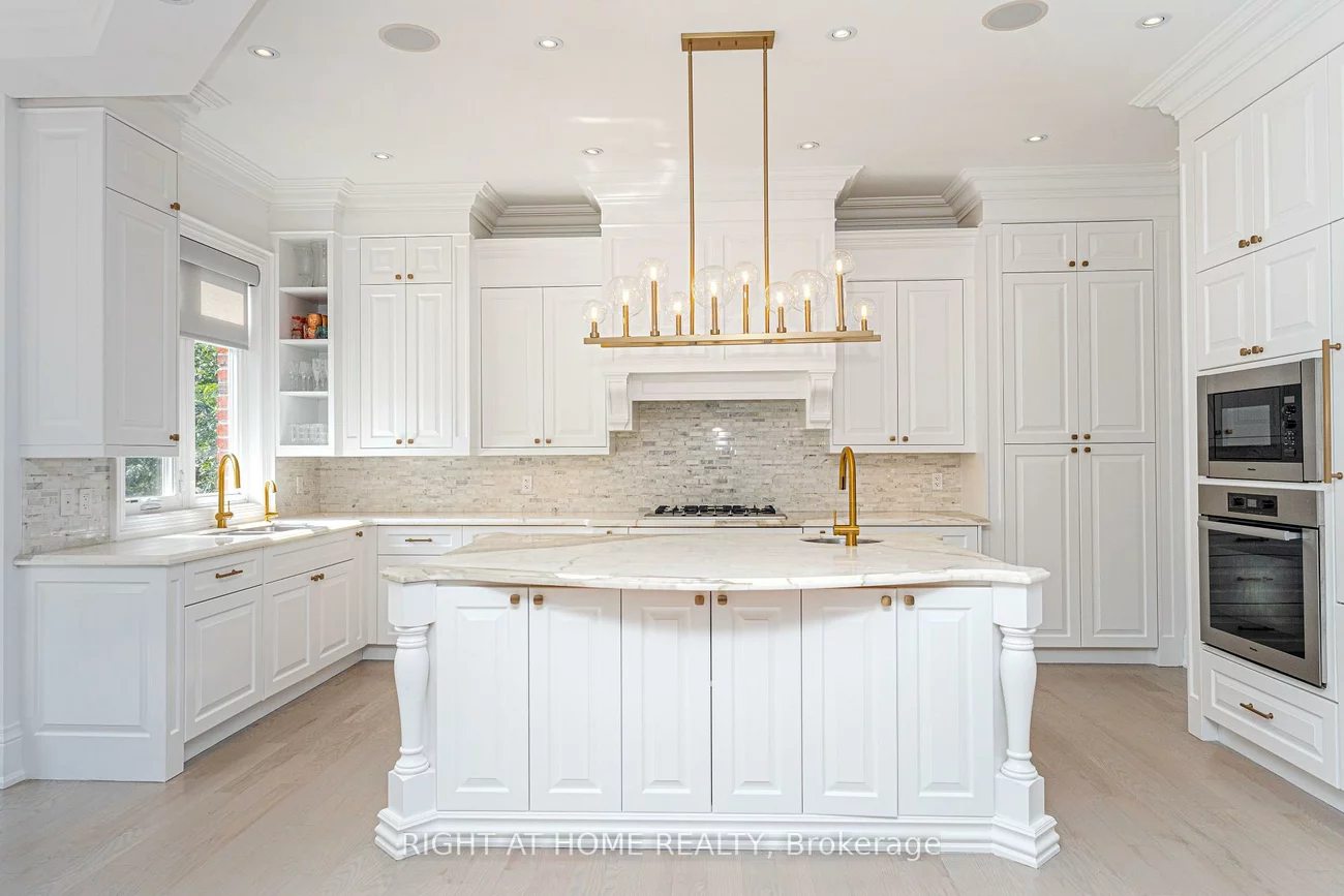 377, Brooke, Bedford Park-Nortown, Toronto