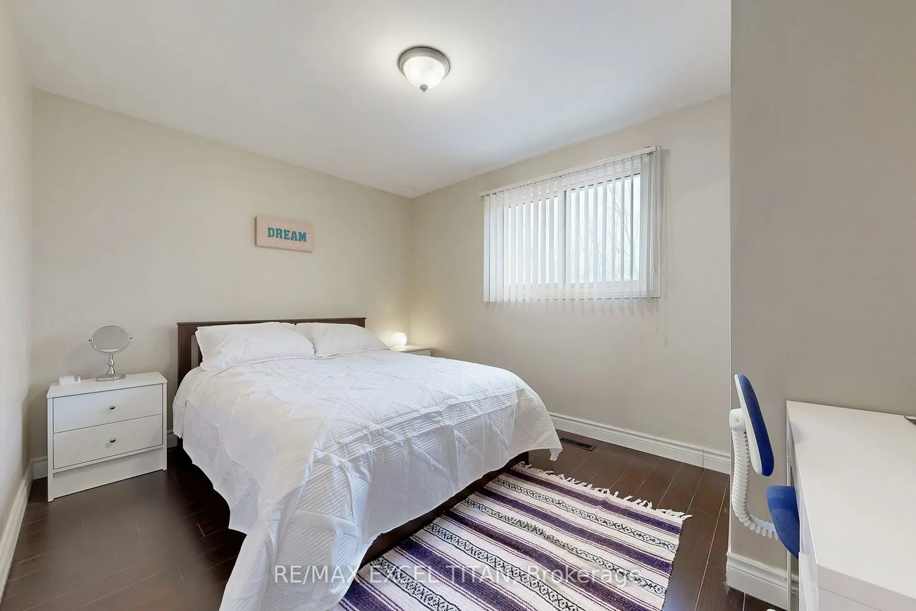 251, Shawnee, Pleasant View, Toronto