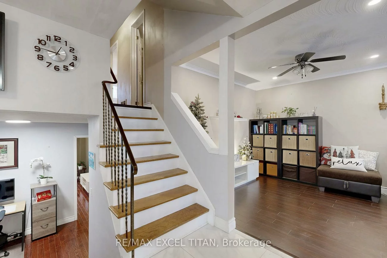 251, Shawnee, Pleasant View, Toronto