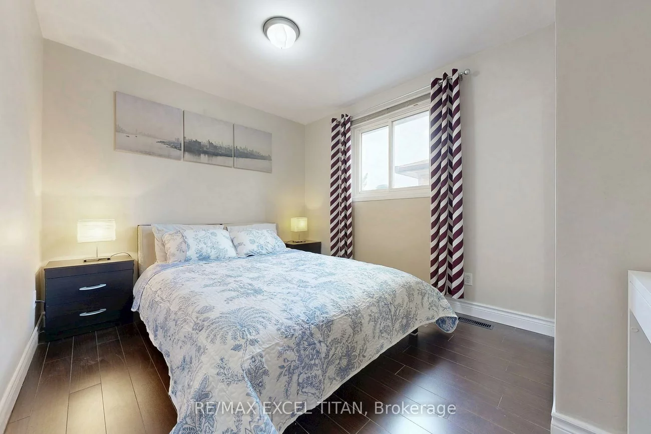 251, Shawnee, Pleasant View, Toronto