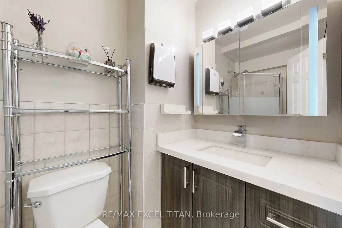 251, Shawnee, Pleasant View, Toronto