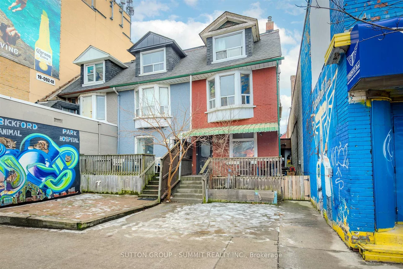 811, Bloor, Palmerston-Little Italy, Toronto