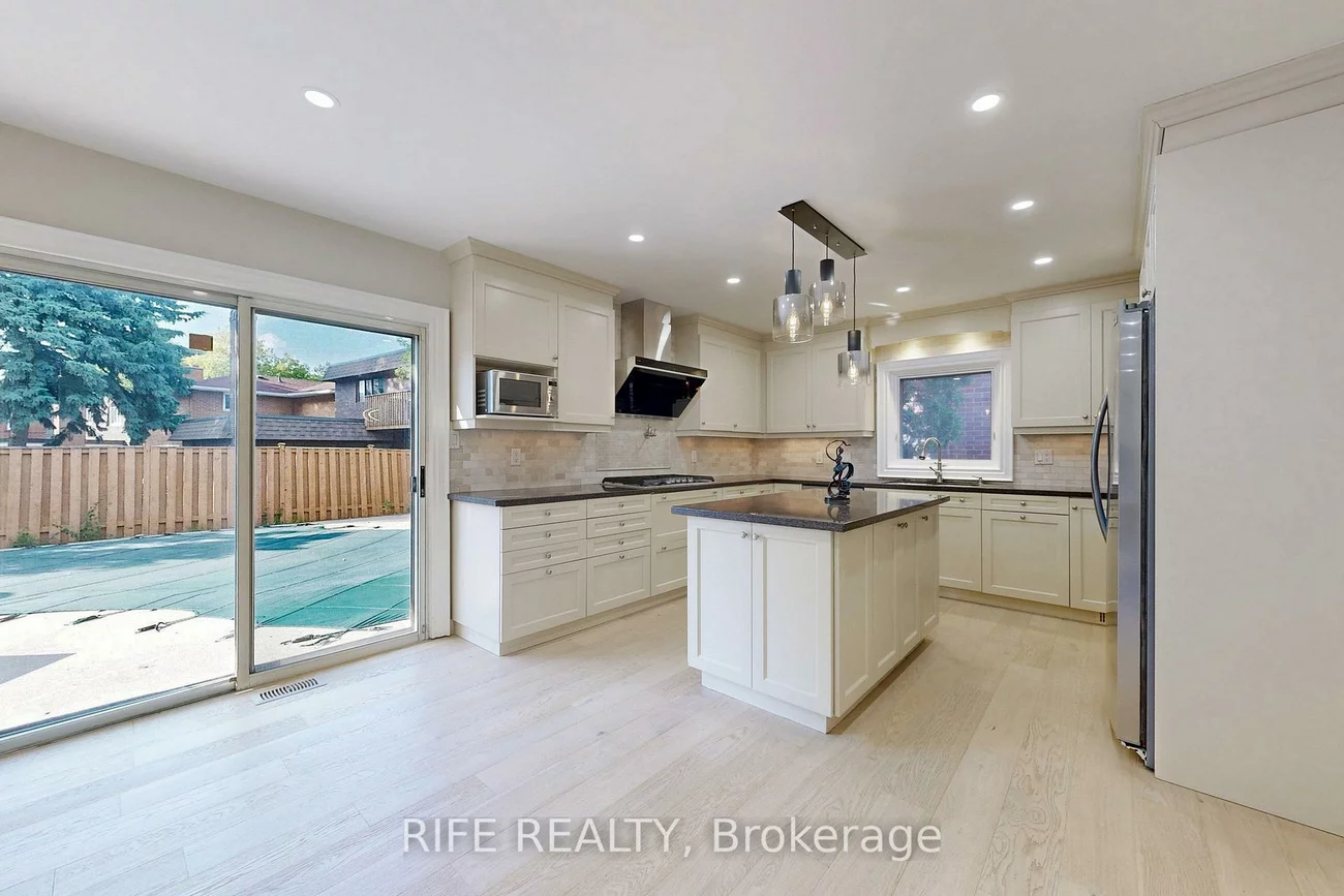 8, Elliotwood, St. Andrew-Windfields, Toronto