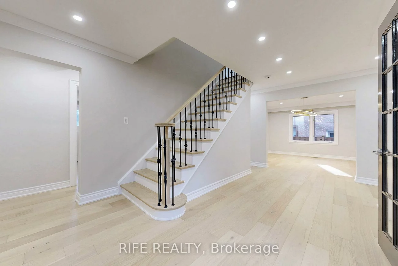 8, Elliotwood, St. Andrew-Windfields, Toronto