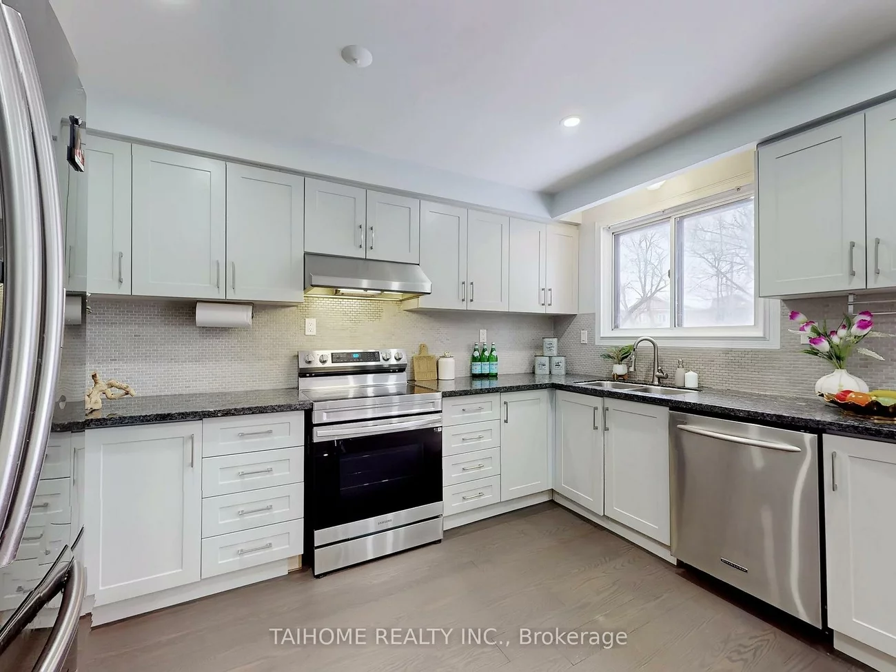 10, Centurion, Bayview Woods-Steeles, Toronto