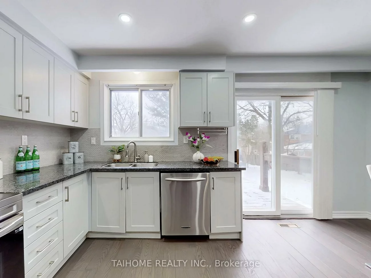 10, Centurion, Bayview Woods-Steeles, Toronto