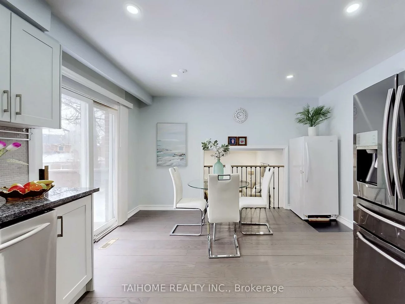 10, Centurion, Bayview Woods-Steeles, Toronto