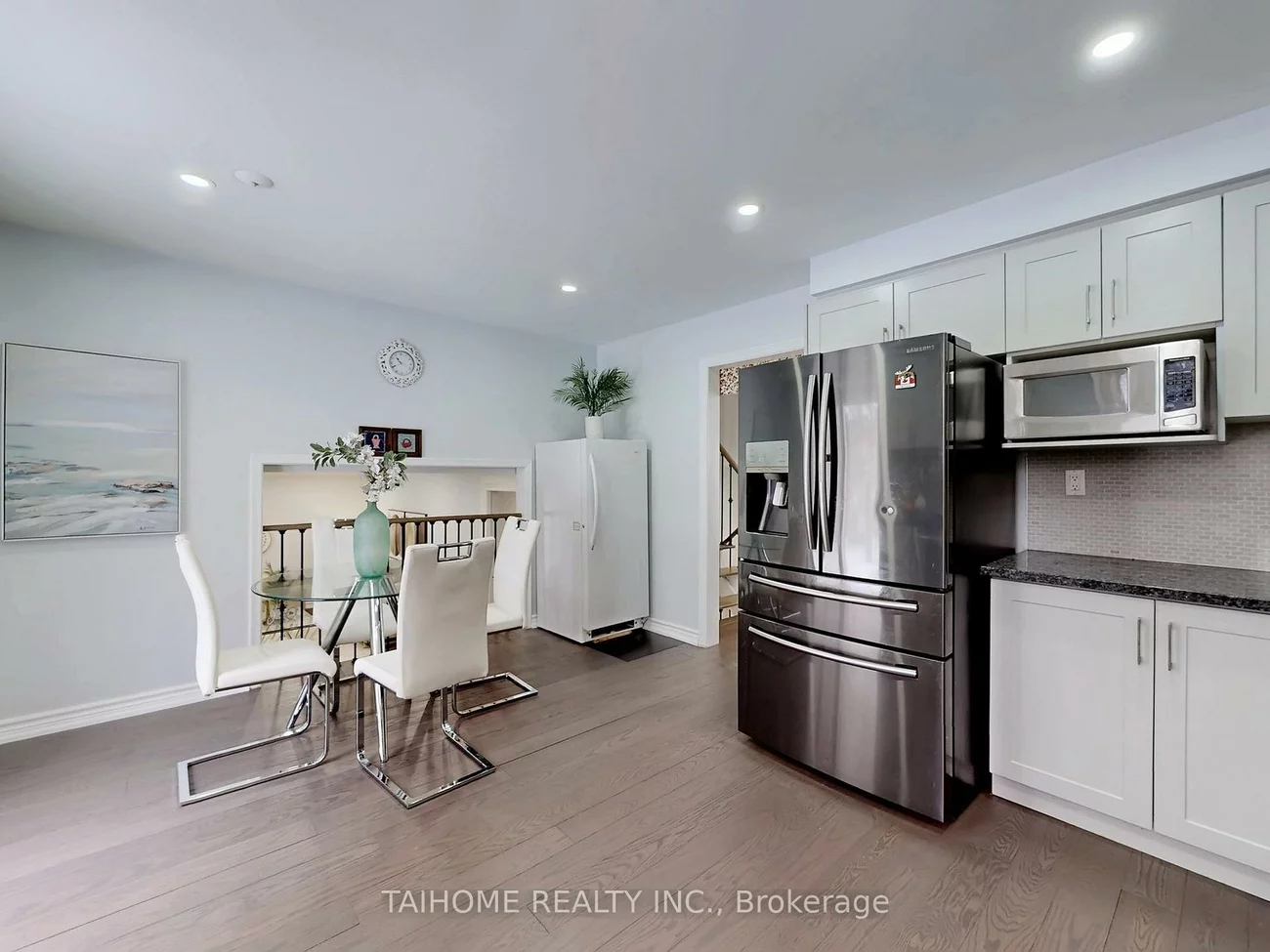 10, Centurion, Bayview Woods-Steeles, Toronto