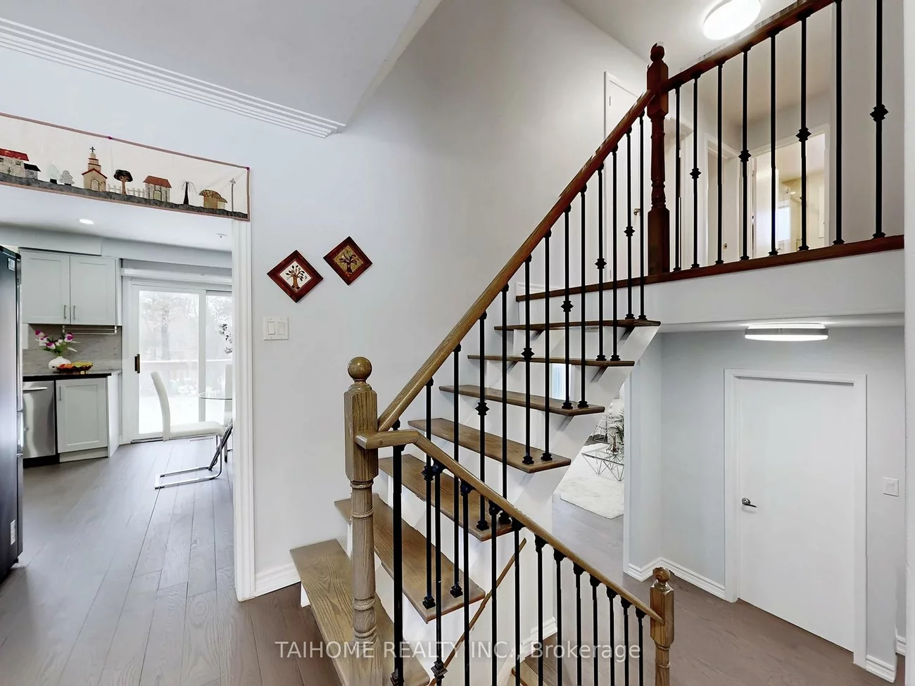 10, Centurion, Bayview Woods-Steeles, Toronto