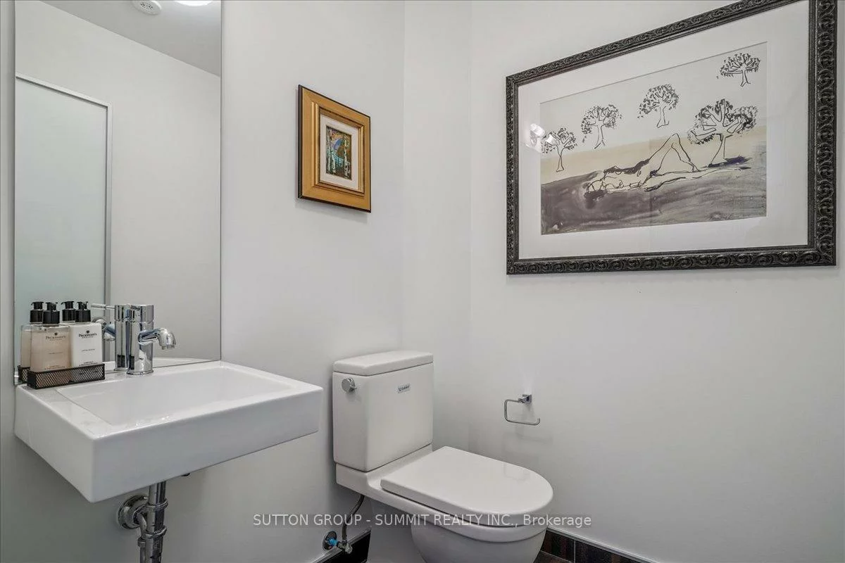 13, Gilead, Moss Park, Toronto