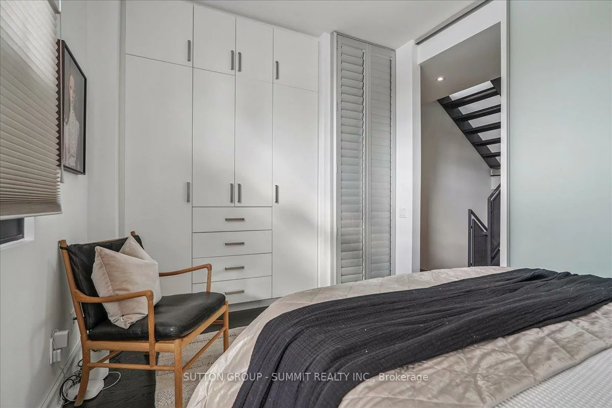 13, Gilead, Moss Park, Toronto