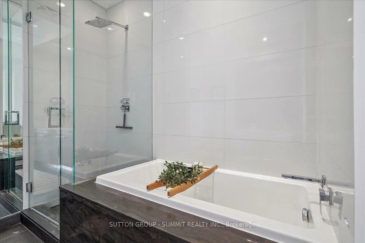 13, Gilead, Moss Park, Toronto