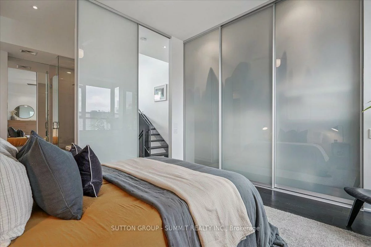 13, Gilead, Moss Park, Toronto