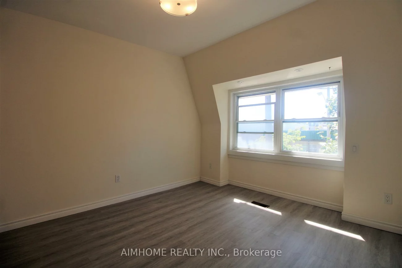 303, St Helens, Dufferin Grove, Toronto