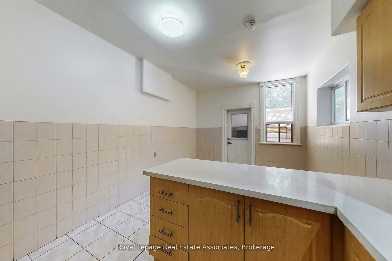 143, Seaton, Moss Park, Toronto