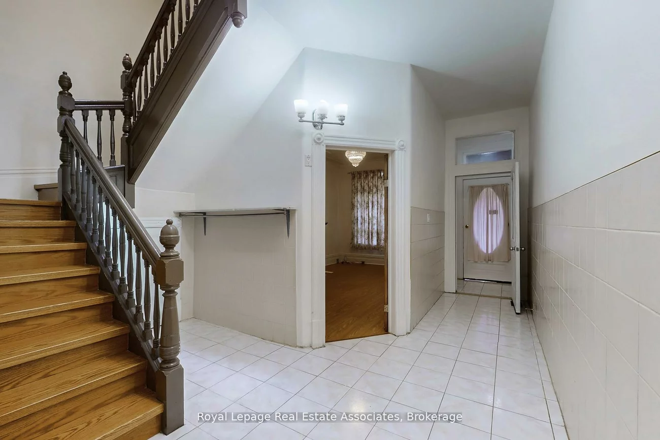 143, Seaton, Moss Park, Toronto