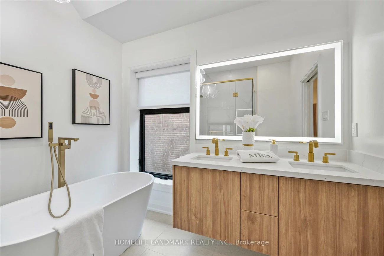 25, Sutcliffe, Bayview Village, Toronto