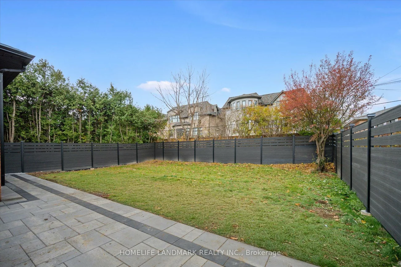 25, Sutcliffe, Bayview Village, Toronto