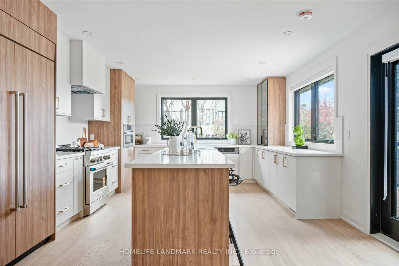 25, Sutcliffe, Bayview Village, Toronto