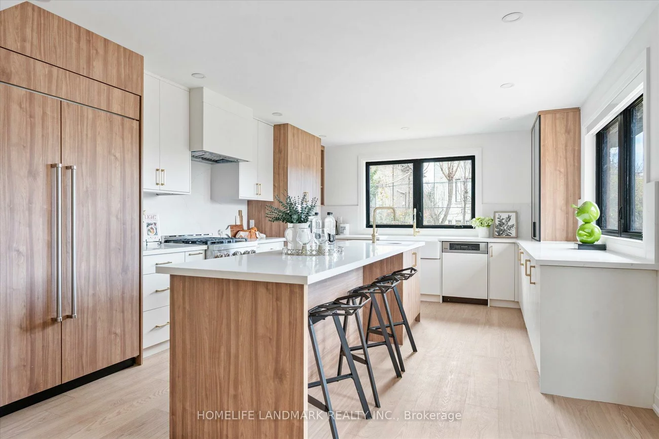 25, Sutcliffe, Bayview Village, Toronto