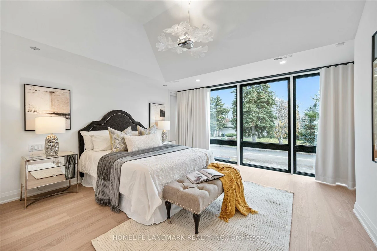 25, Sutcliffe, Bayview Village, Toronto