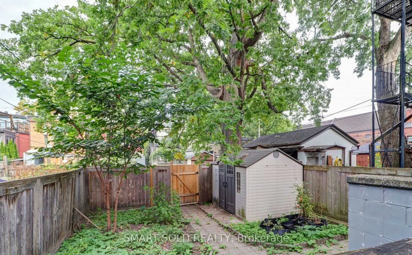 61, Brunswick, University, Toronto