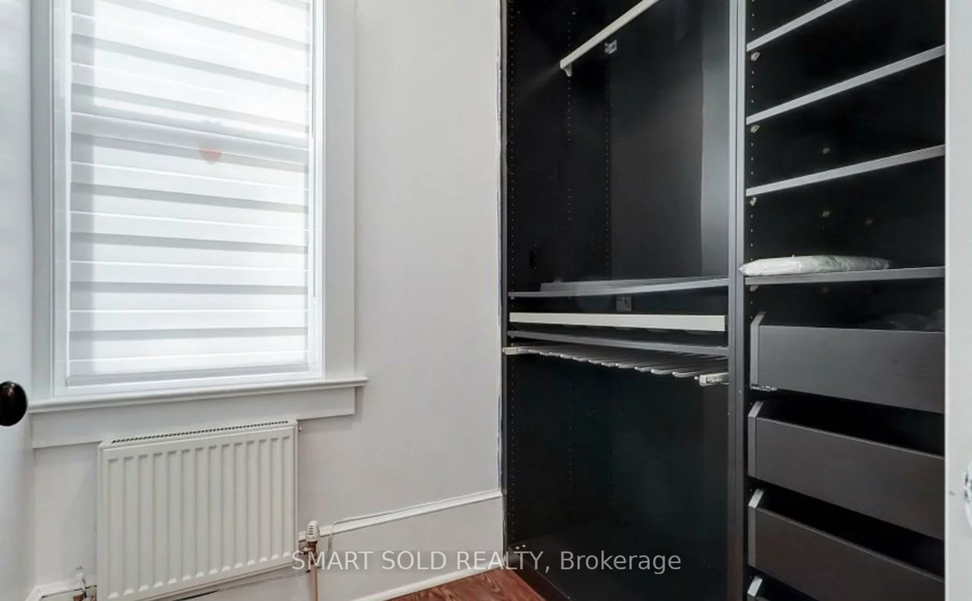 61, Brunswick, University, Toronto