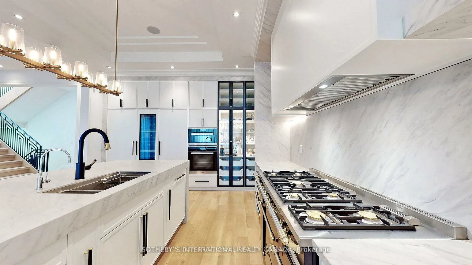 101, Dunloe, Forest Hill South, Toronto