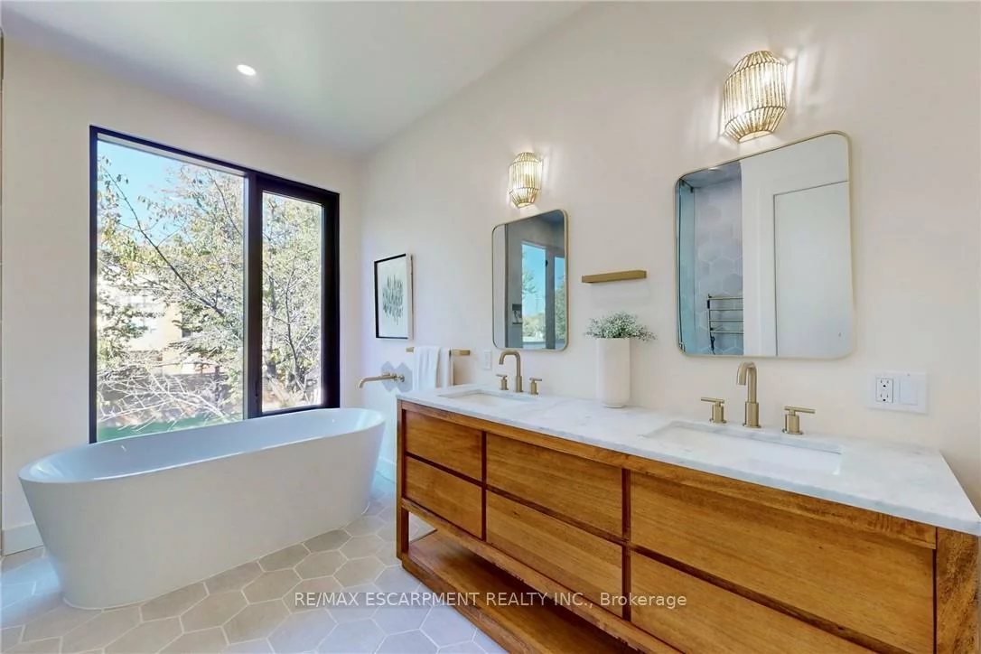 28, Dunsmore, Clanton Park, Toronto