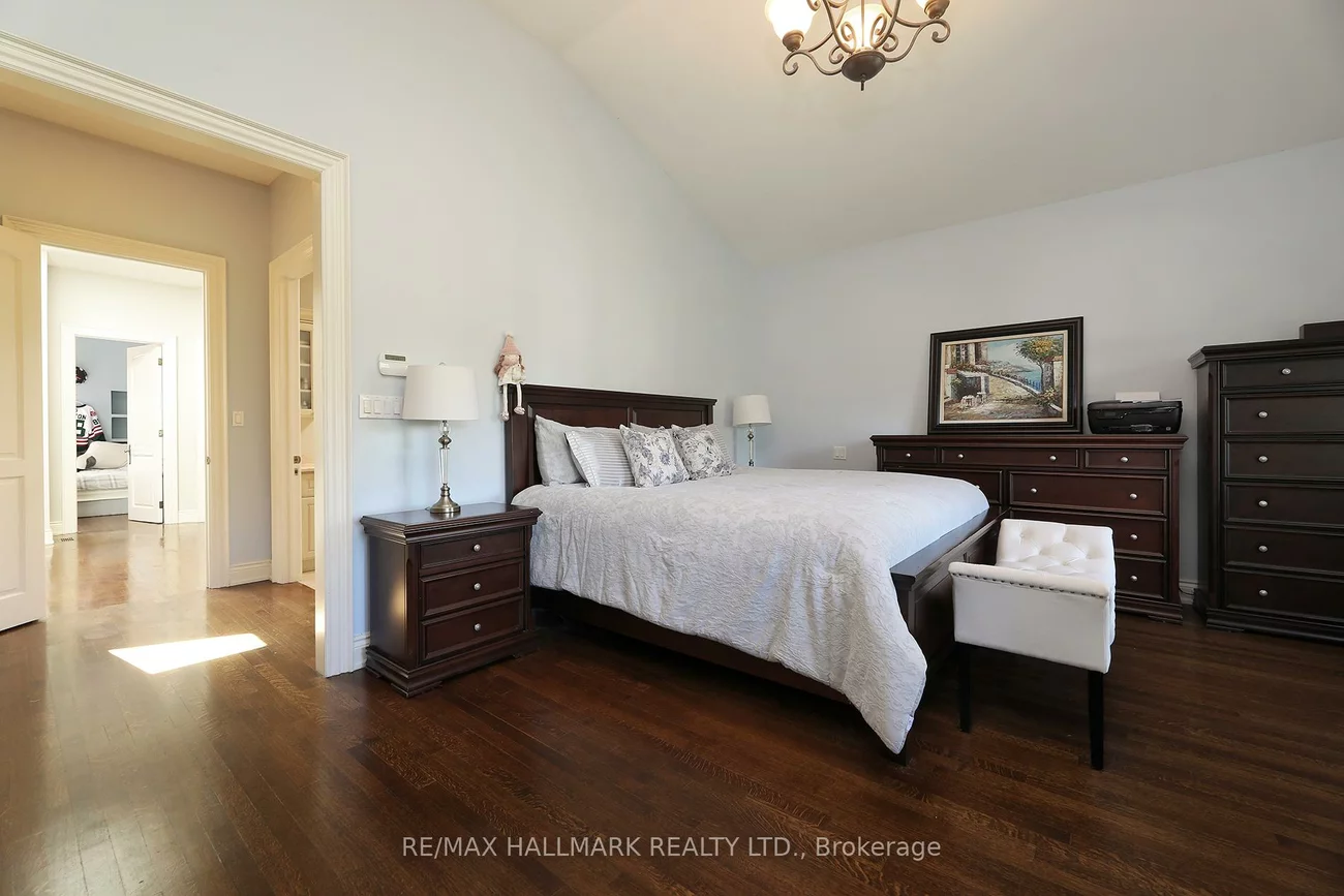 370, Douglas, Bedford Park-Nortown, Toronto