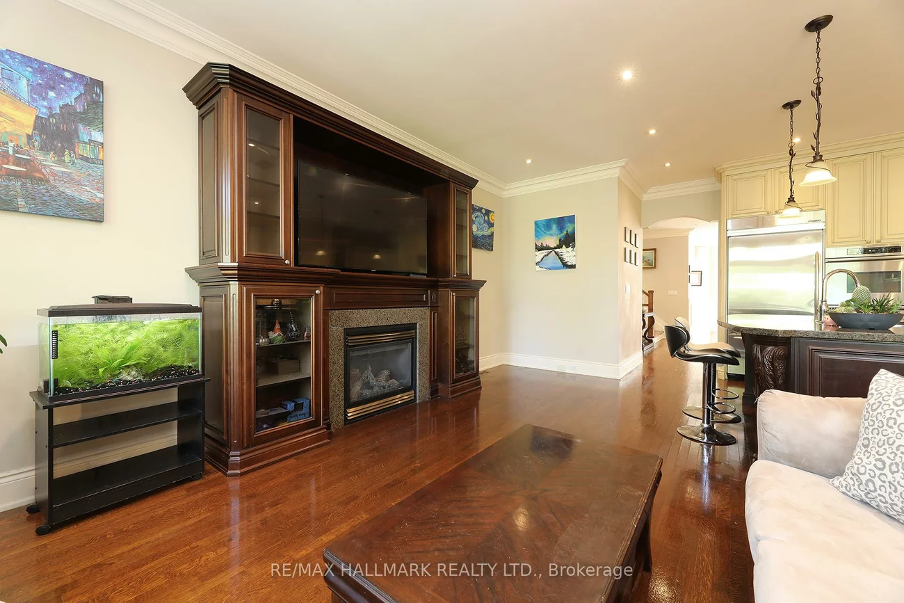 370, Douglas, Bedford Park-Nortown, Toronto