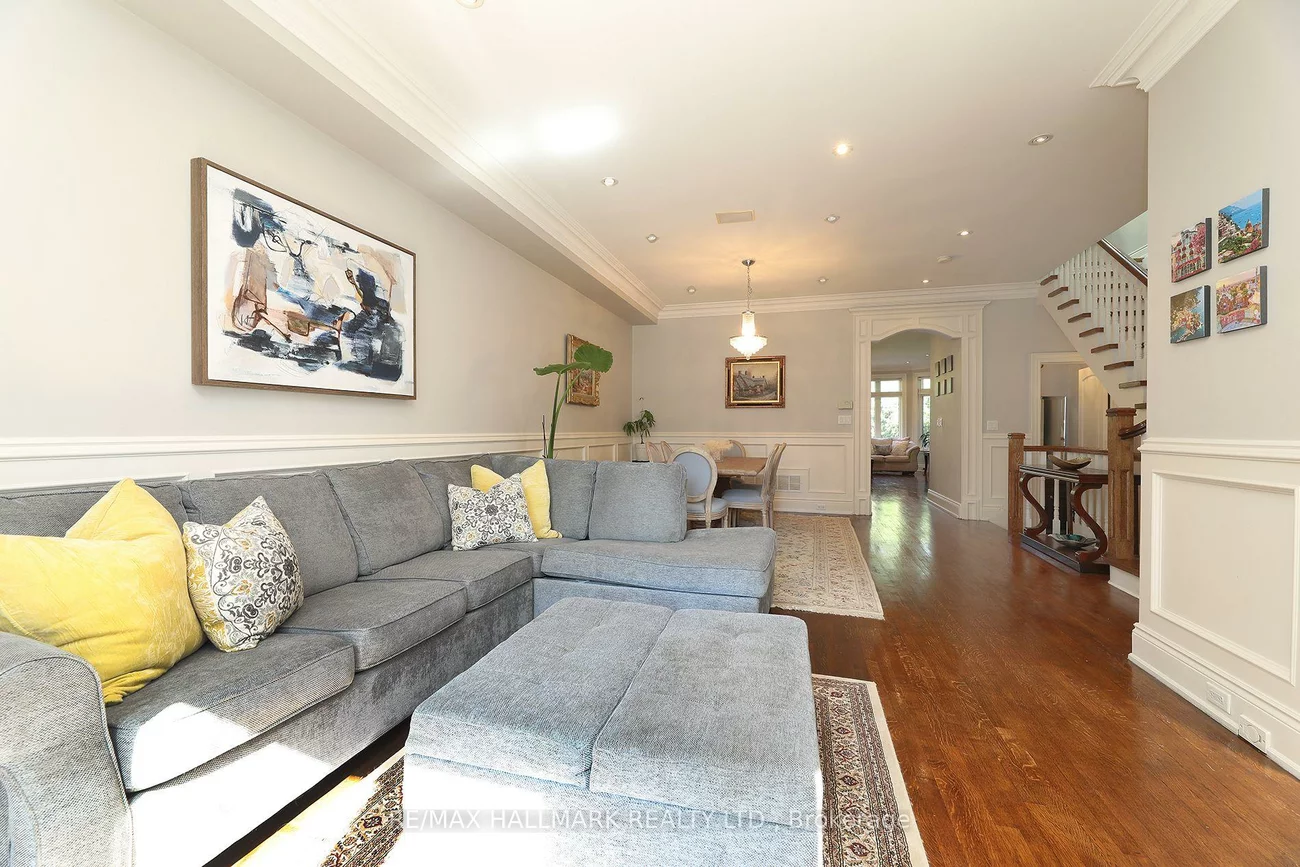 370, Douglas, Bedford Park-Nortown, Toronto