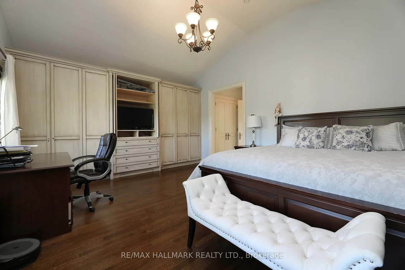 370, Douglas, Bedford Park-Nortown, Toronto