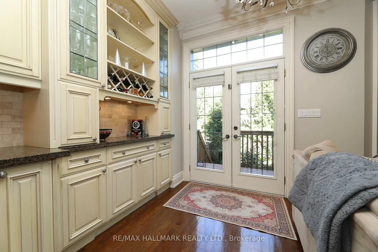 370, Douglas, Bedford Park-Nortown, Toronto