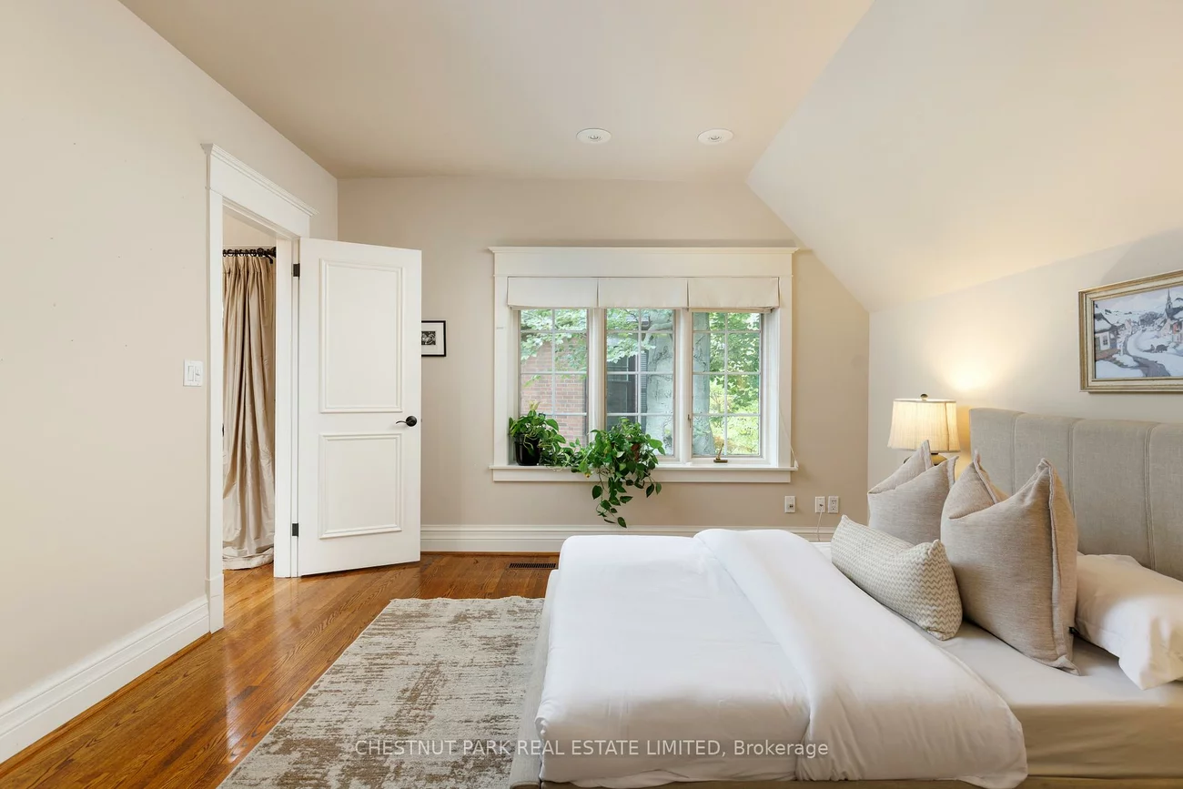 20, McKenzie, Rosedale-Moore Park, Toronto