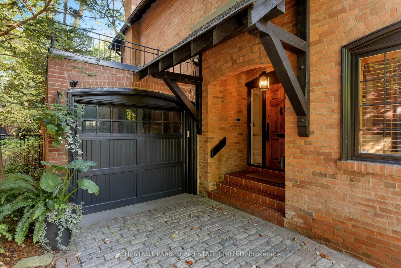 20, McKenzie, Rosedale-Moore Park, Toronto