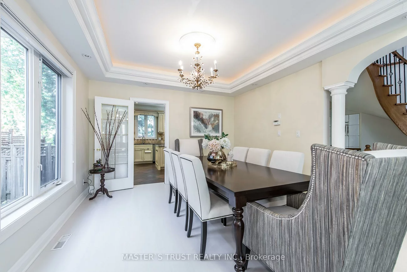 242, Empress, Willowdale East, Toronto