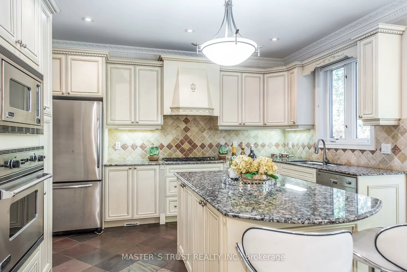 242, Empress, Willowdale East, Toronto