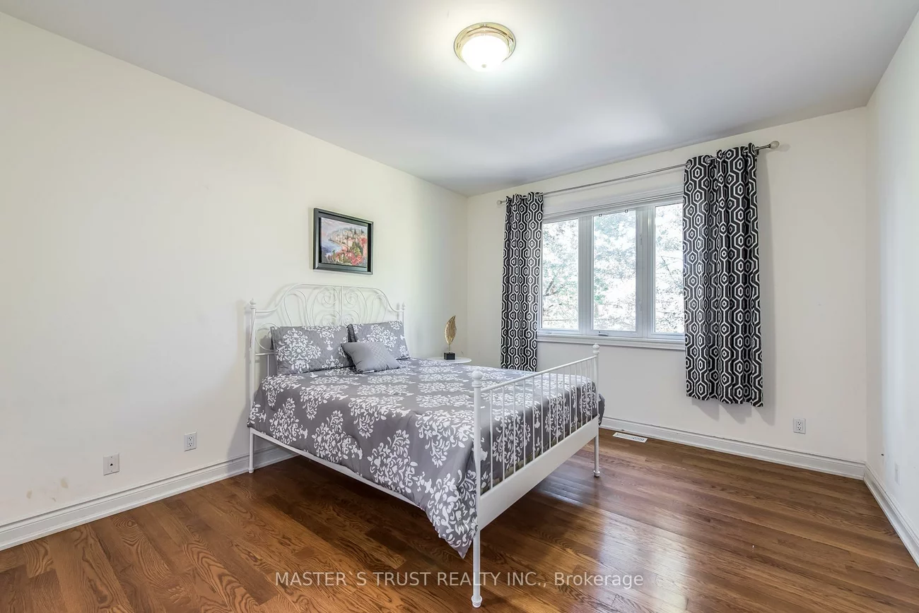 242, Empress, Willowdale East, Toronto