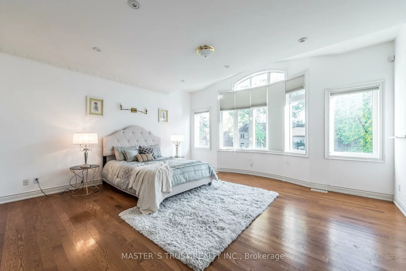 242, Empress, Willowdale East, Toronto