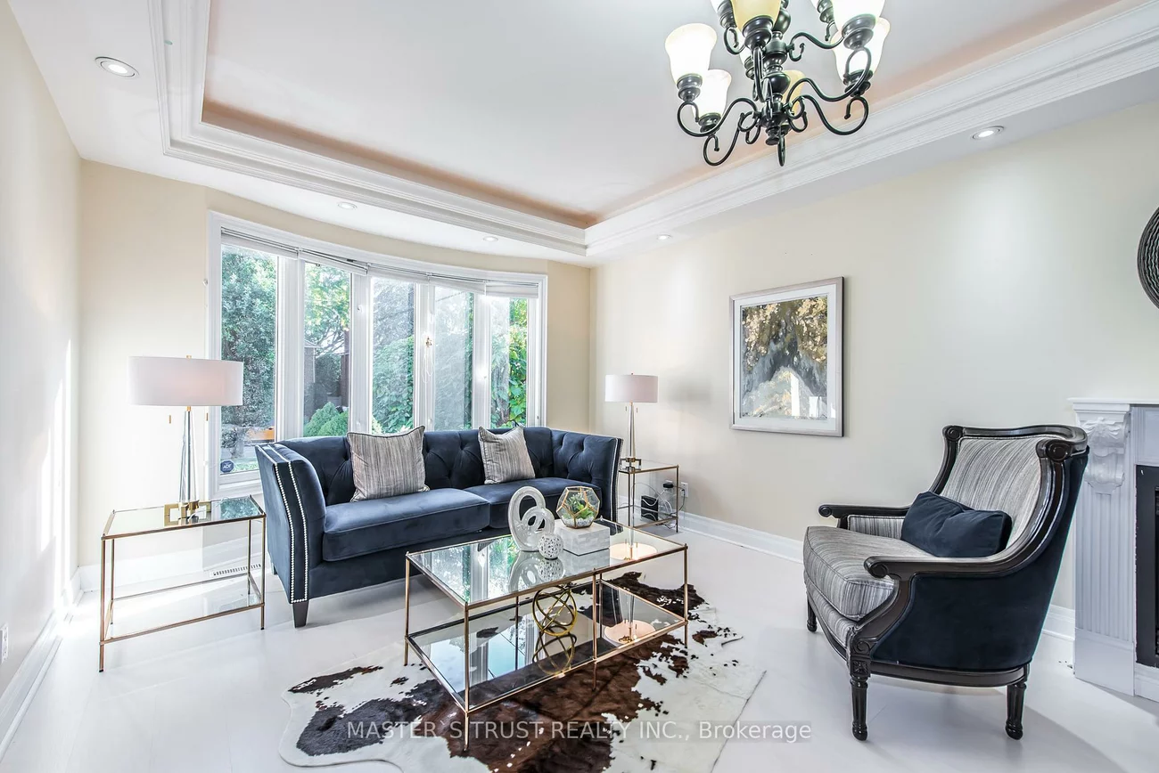 242, Empress, Willowdale East, Toronto