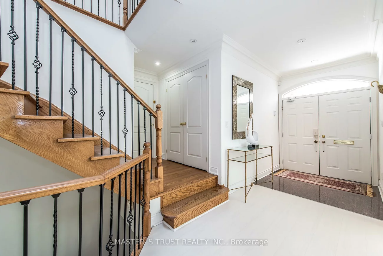 242, Empress, Willowdale East, Toronto