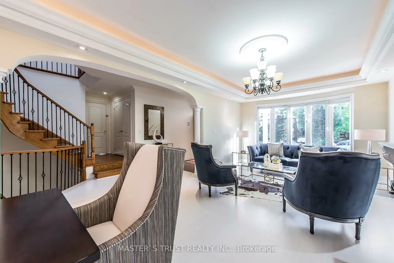 242, Empress, Willowdale East, Toronto