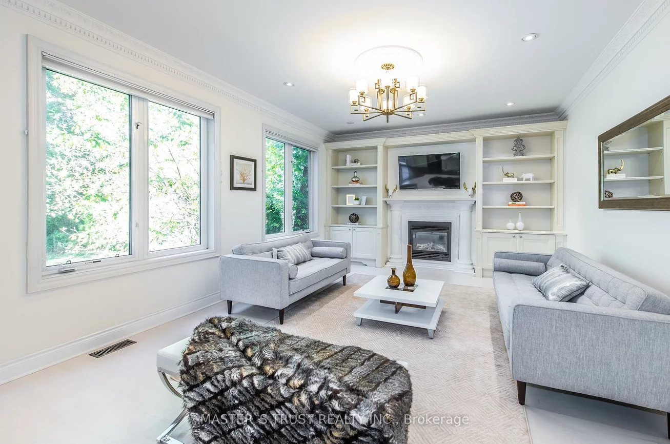 242, Empress, Willowdale East, Toronto