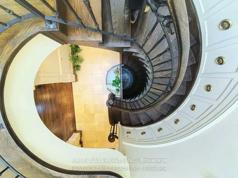 216, Parkview, Willowdale East, Toronto