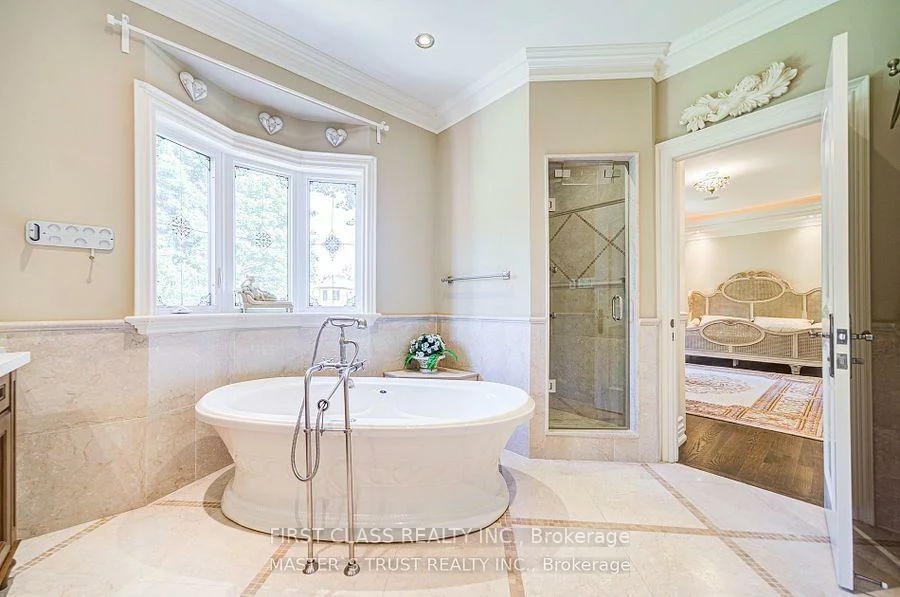 216, Parkview, Willowdale East, Toronto