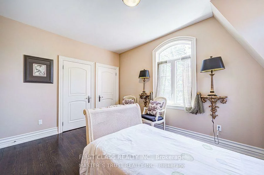 216, Parkview, Willowdale East, Toronto