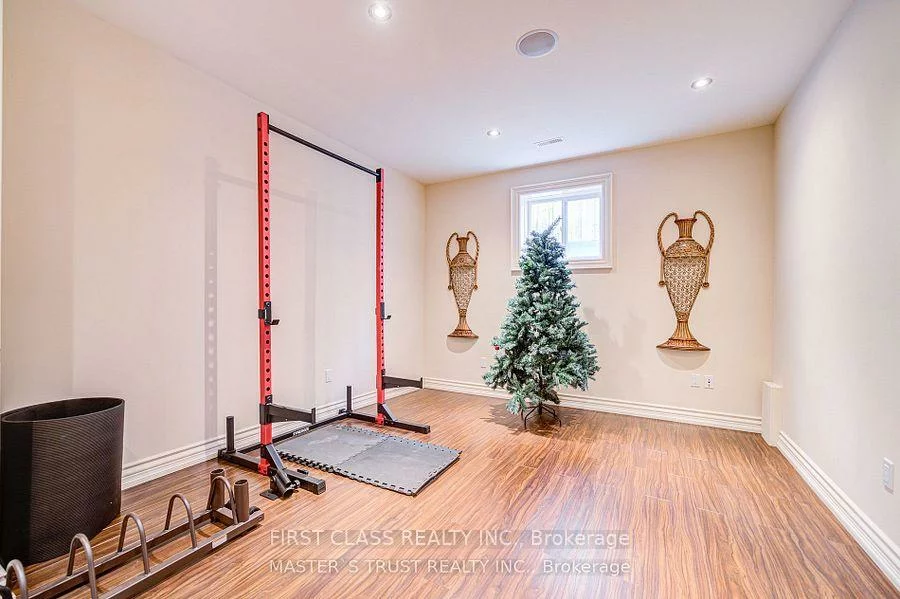 216, Parkview, Willowdale East, Toronto