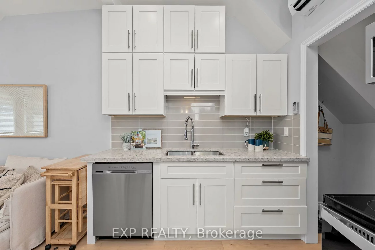 29, Grace, Trinity-Bellwoods, Toronto